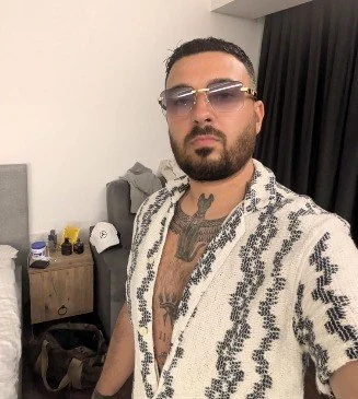 Wolfe dressed for an evening out